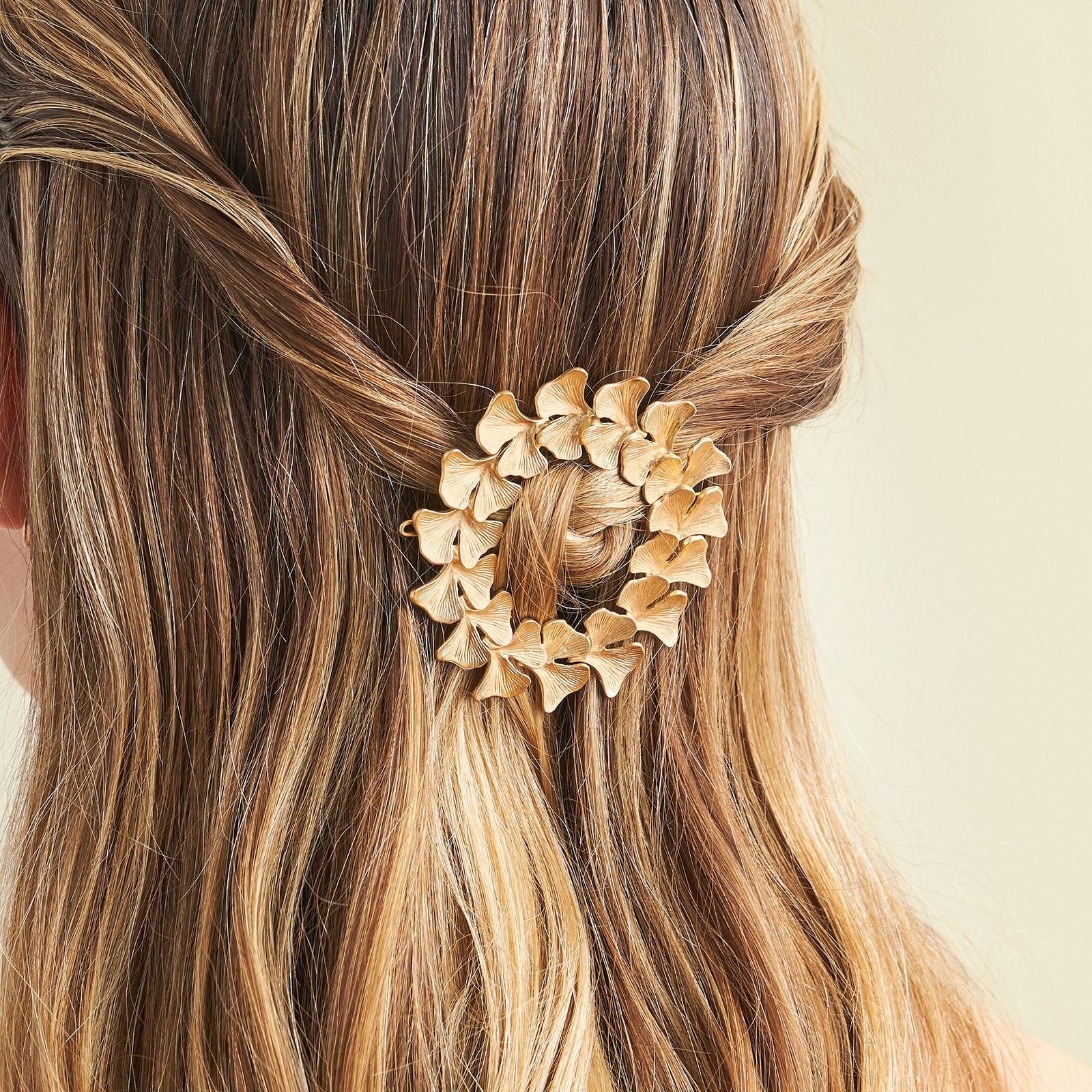 Serefina x Zola Botan Fern Wreath Statement Clip