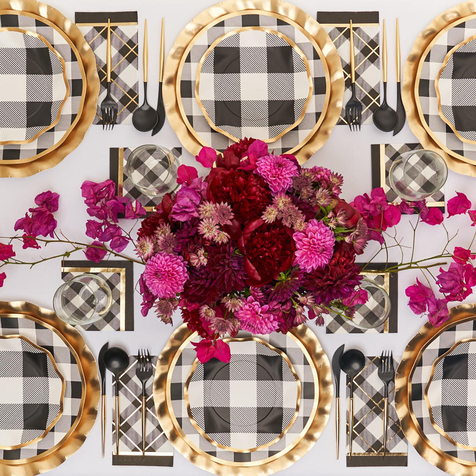 Buffalo Check Wavy Dinner Plate, Set of 16