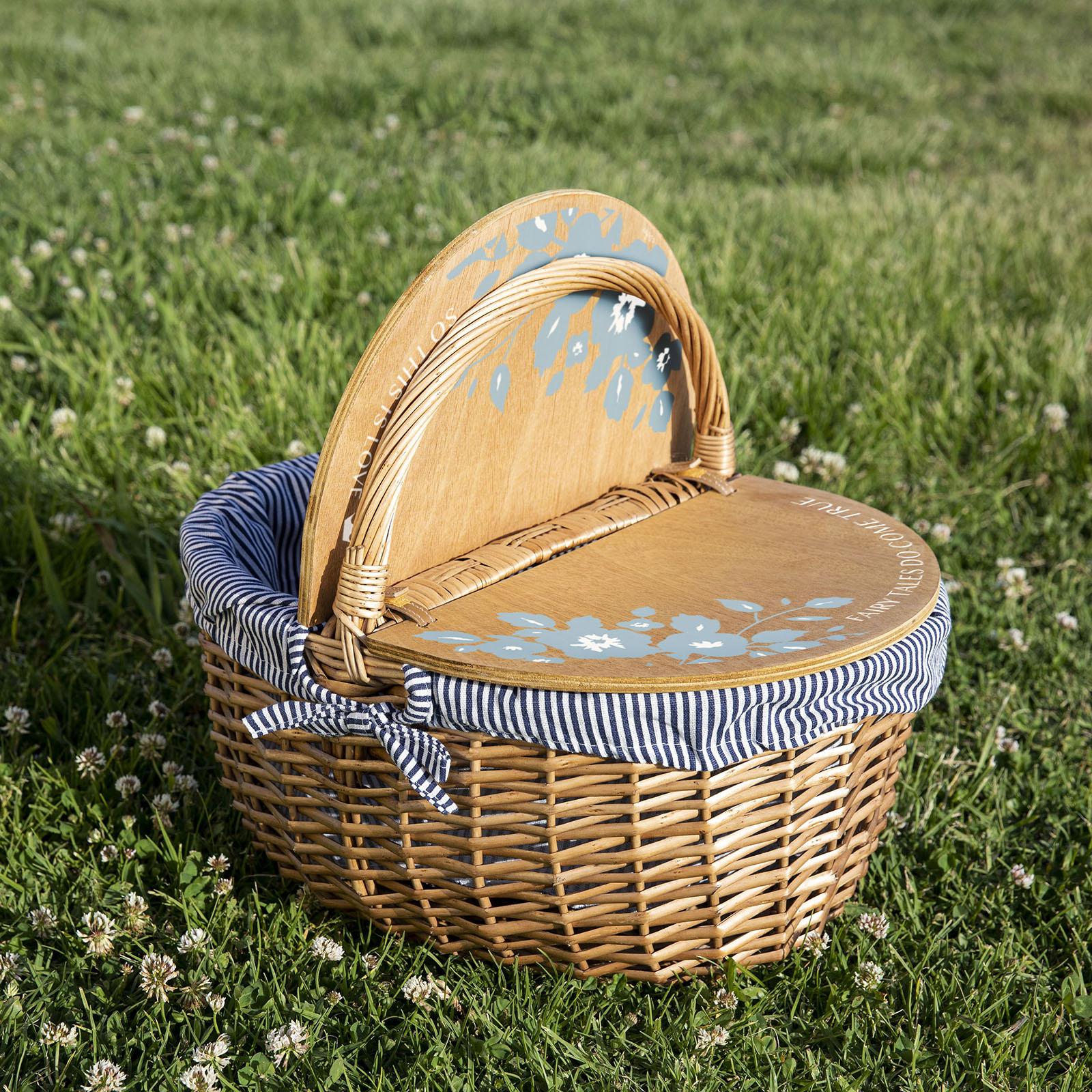 Cinderella Country Picnic Basket