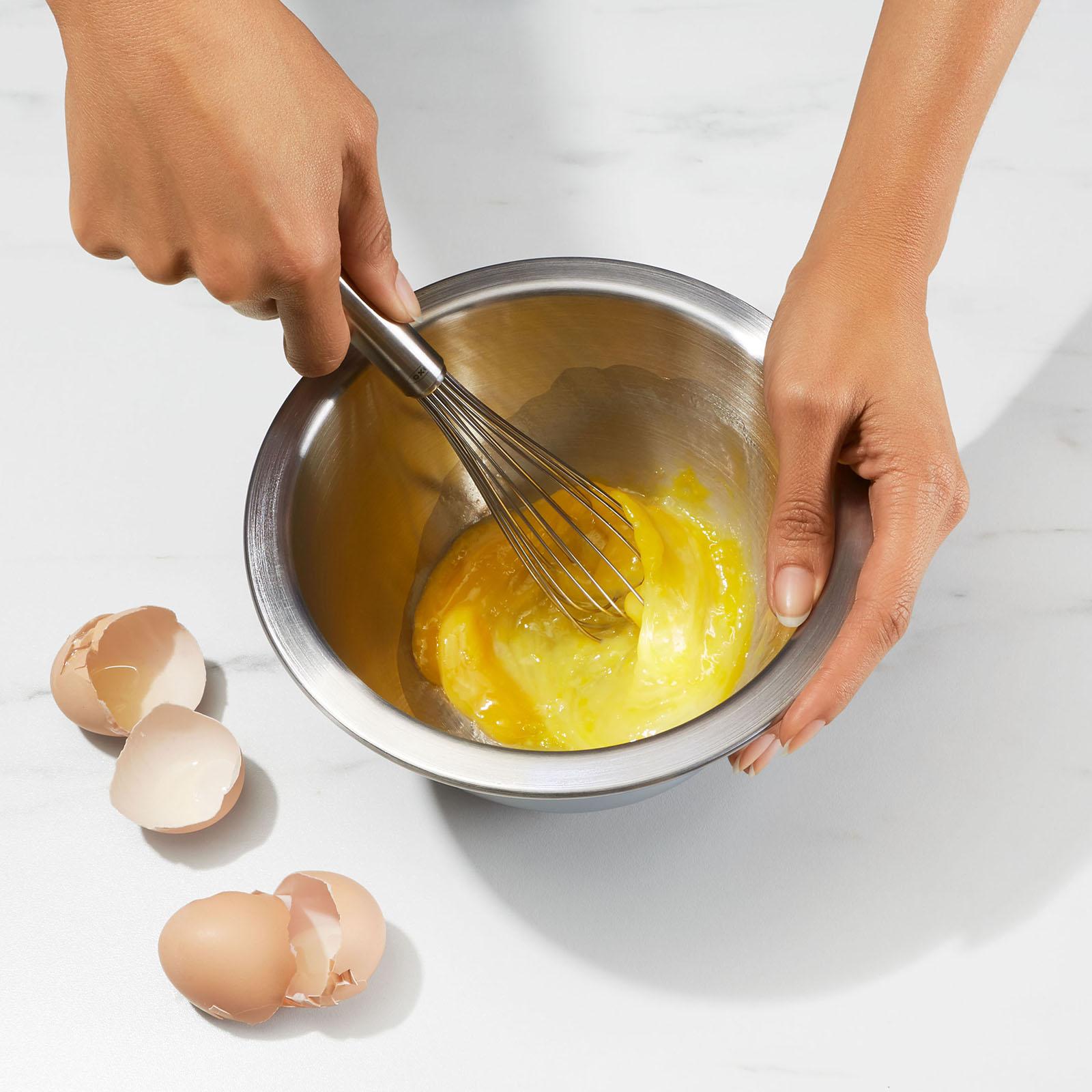 11300-good-grips-3-piece-stainless-steel-mixing-bowl-set-1.jpg