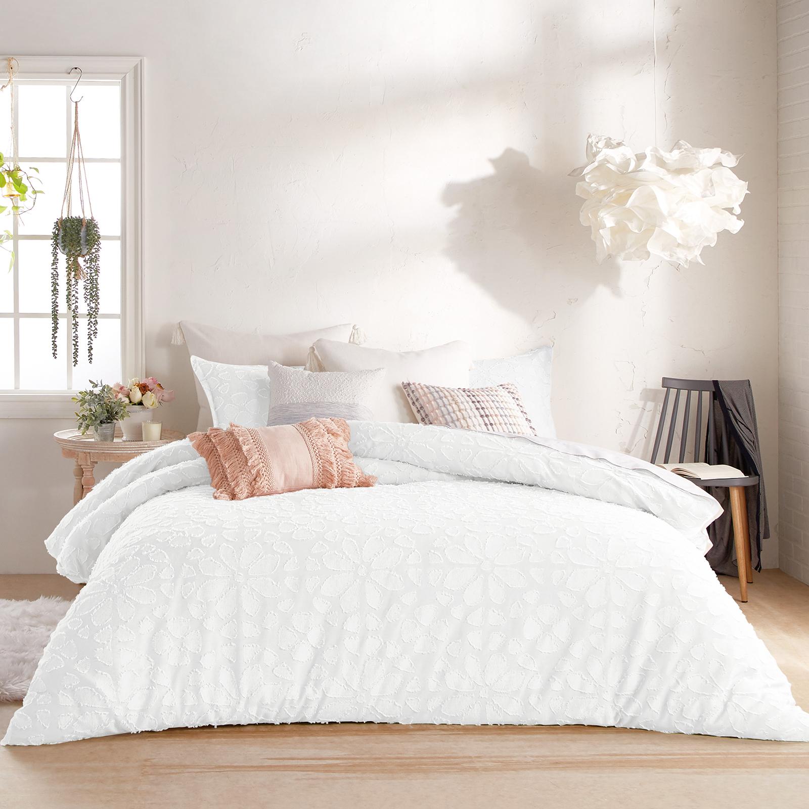 Clipped Floral Comforter Set