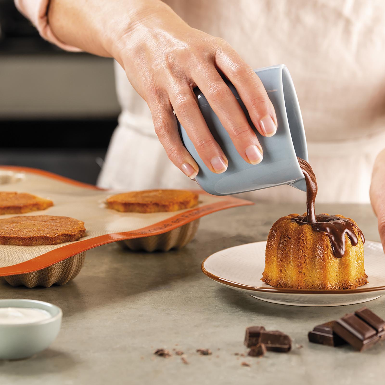 11320-perfect-fluted-cake-nonstick-baking-pan-1.jpg