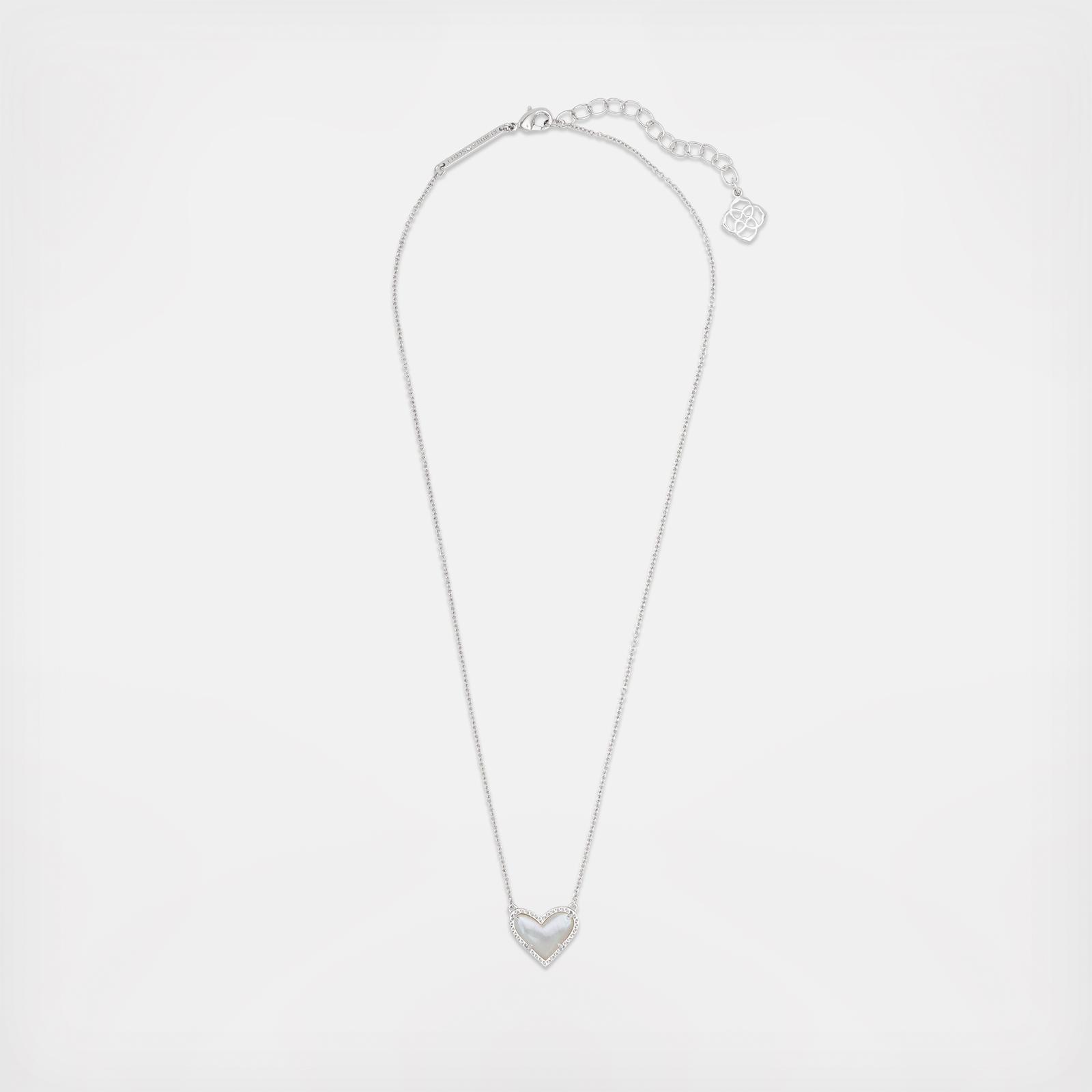 Ari Heart Short Pendant Necklace