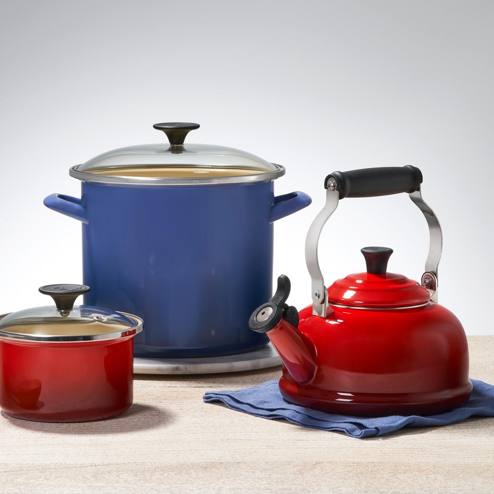 1328-whistling-steel-kettle-with-porcelain-enamel-finish-1.jpg