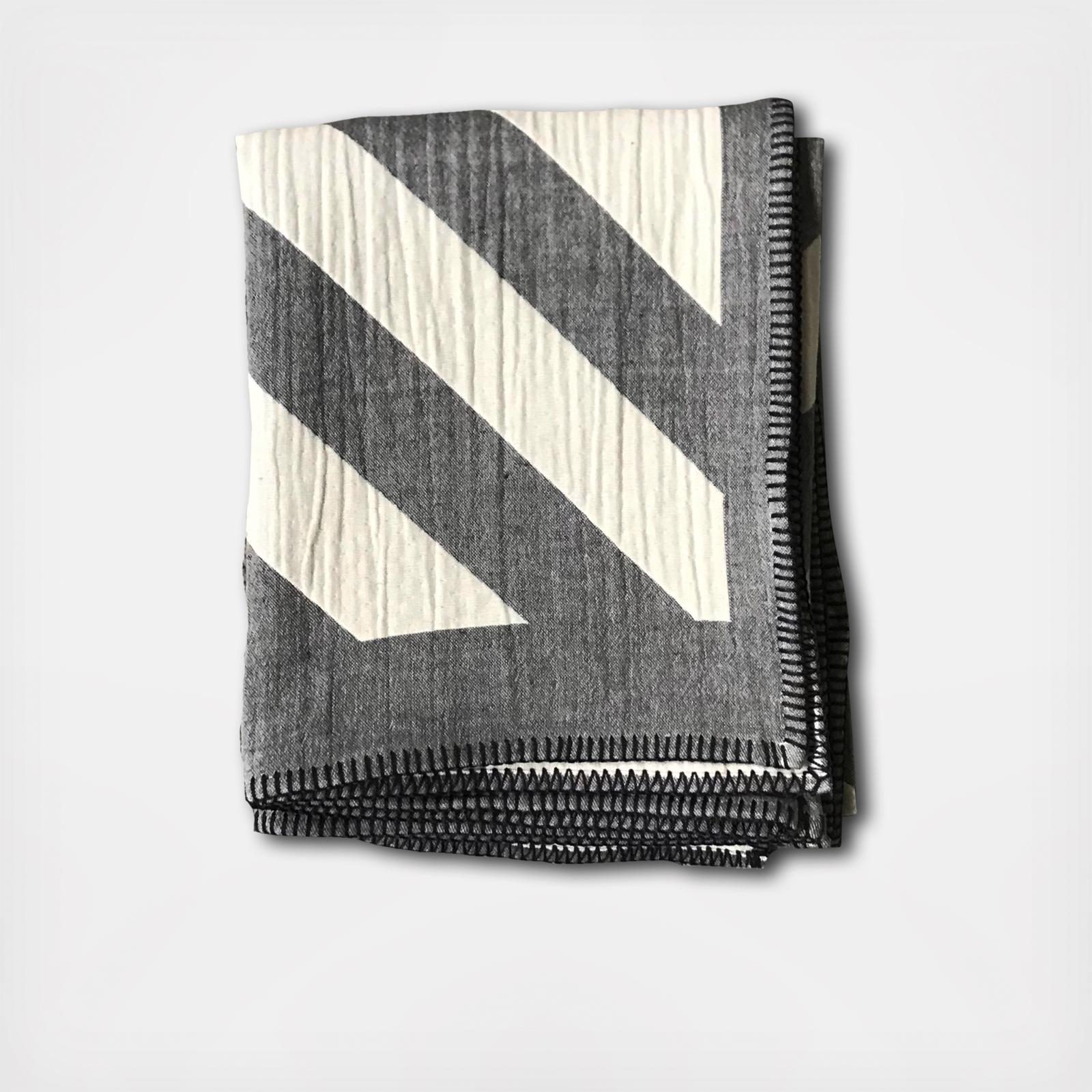 Lagom Throw
