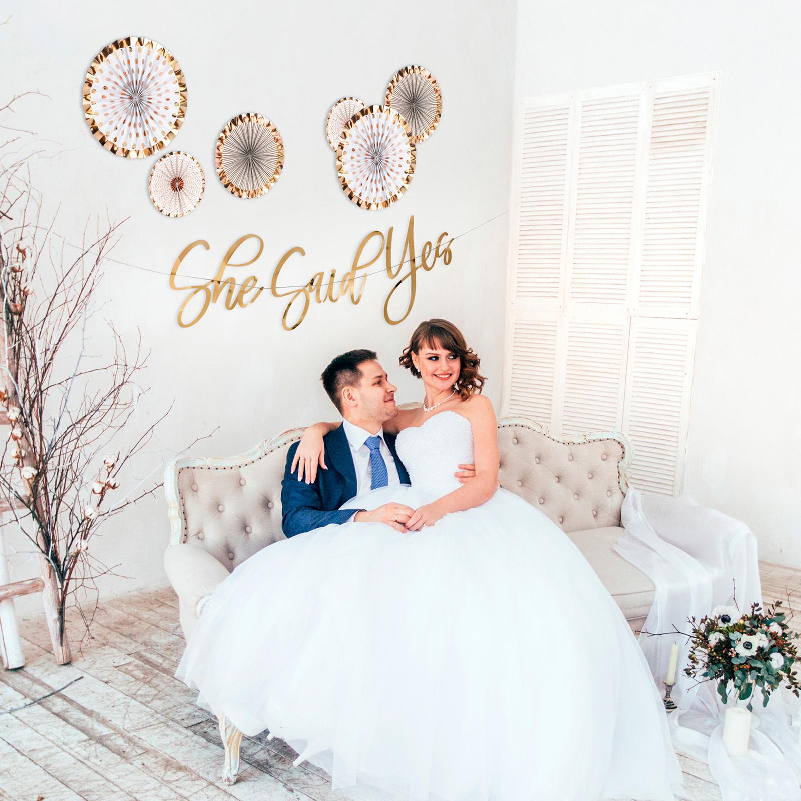 "She Said Yes" Bunting With 6 Circle Fans