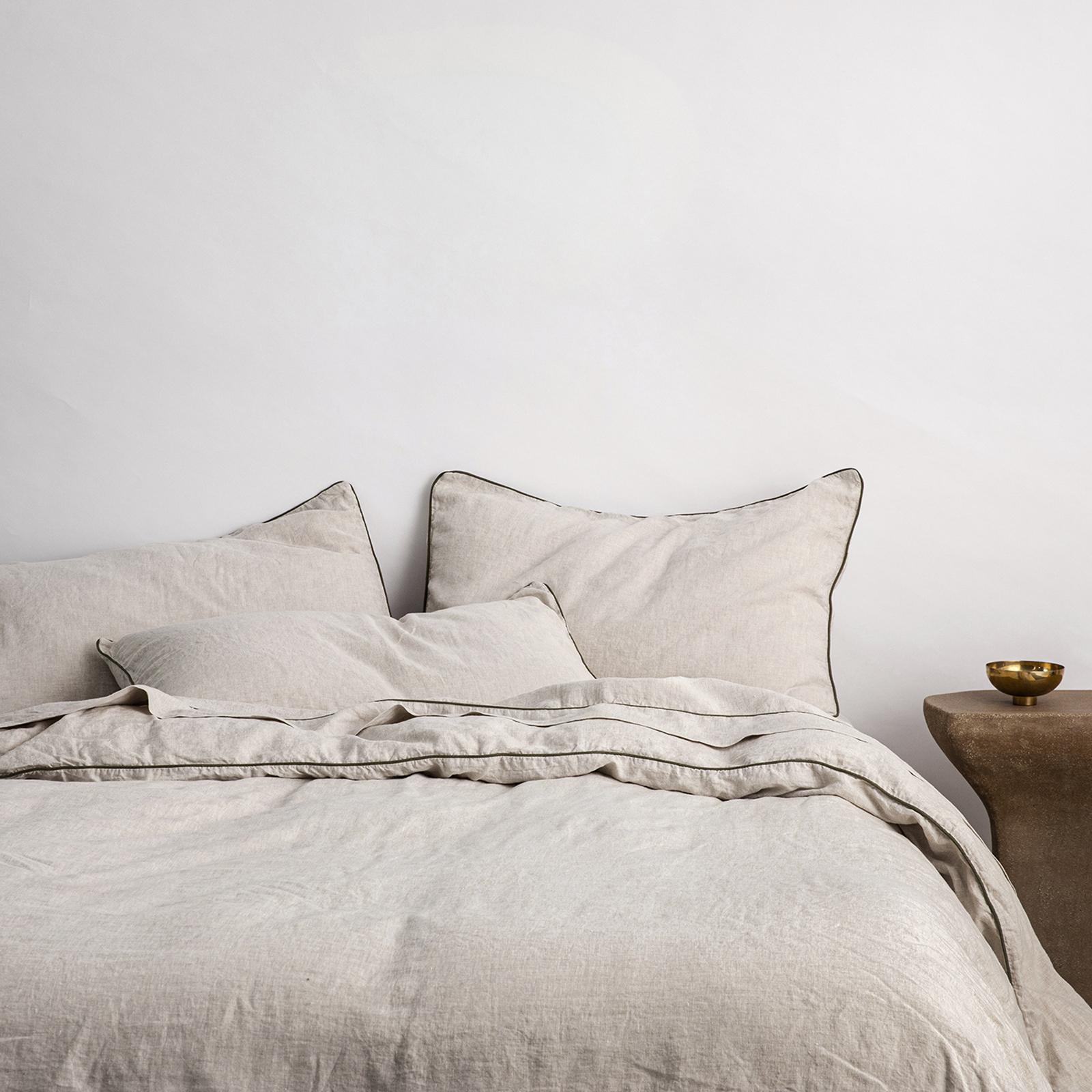 Piped Linen 4-Piece Sheet Set
