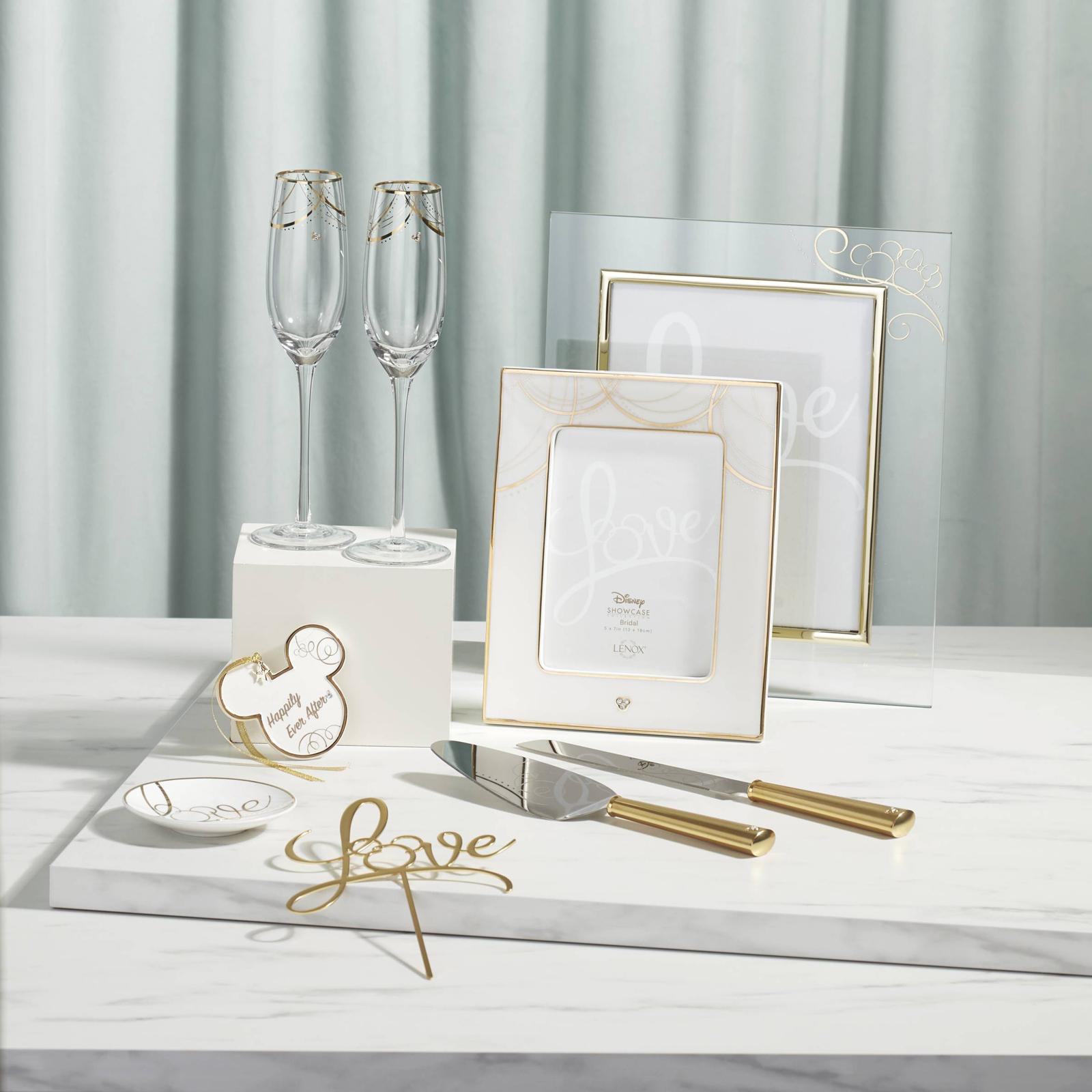 16091-disney-bridal-2-piece-dessert-serving-set-1.jpg