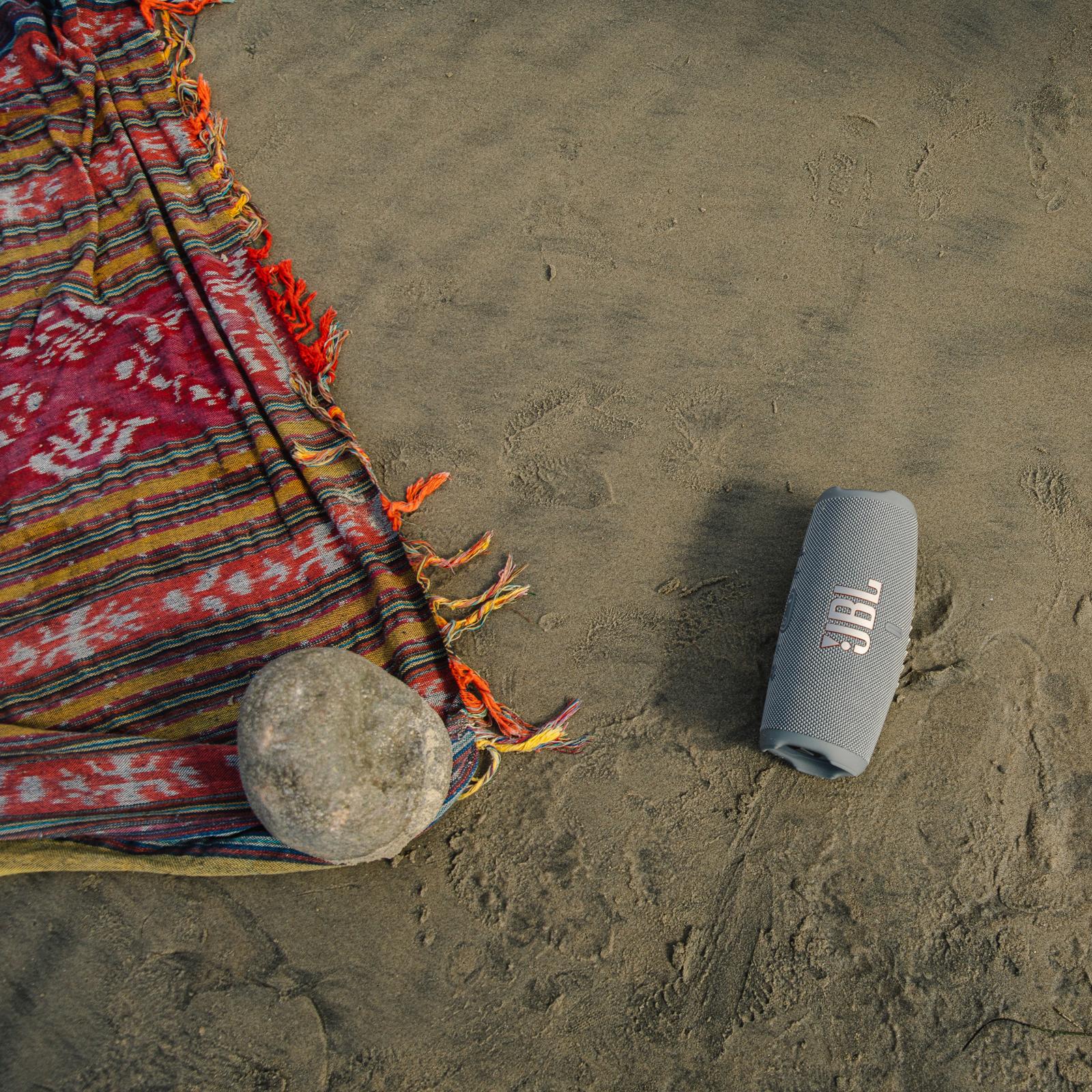 16159-charge-5-portable-waterproof-bluetooth-speaker-1.jpg