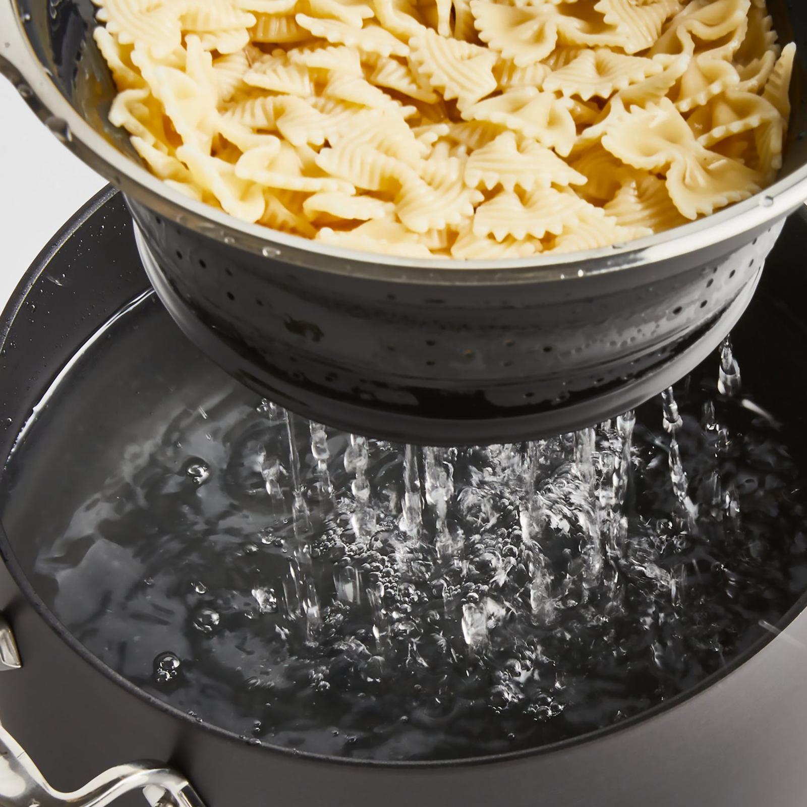 16285-collapsible-colander-amp-steamer-1.jpg