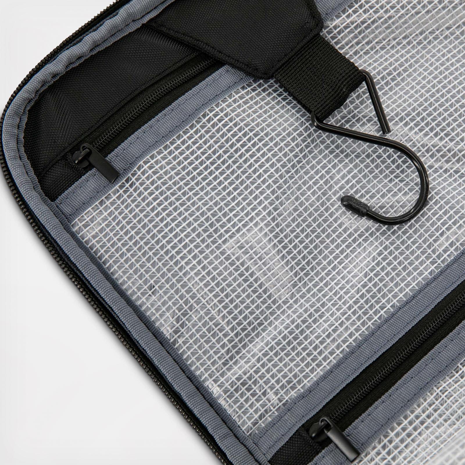 16569-hanging-travel-case-1.jpg