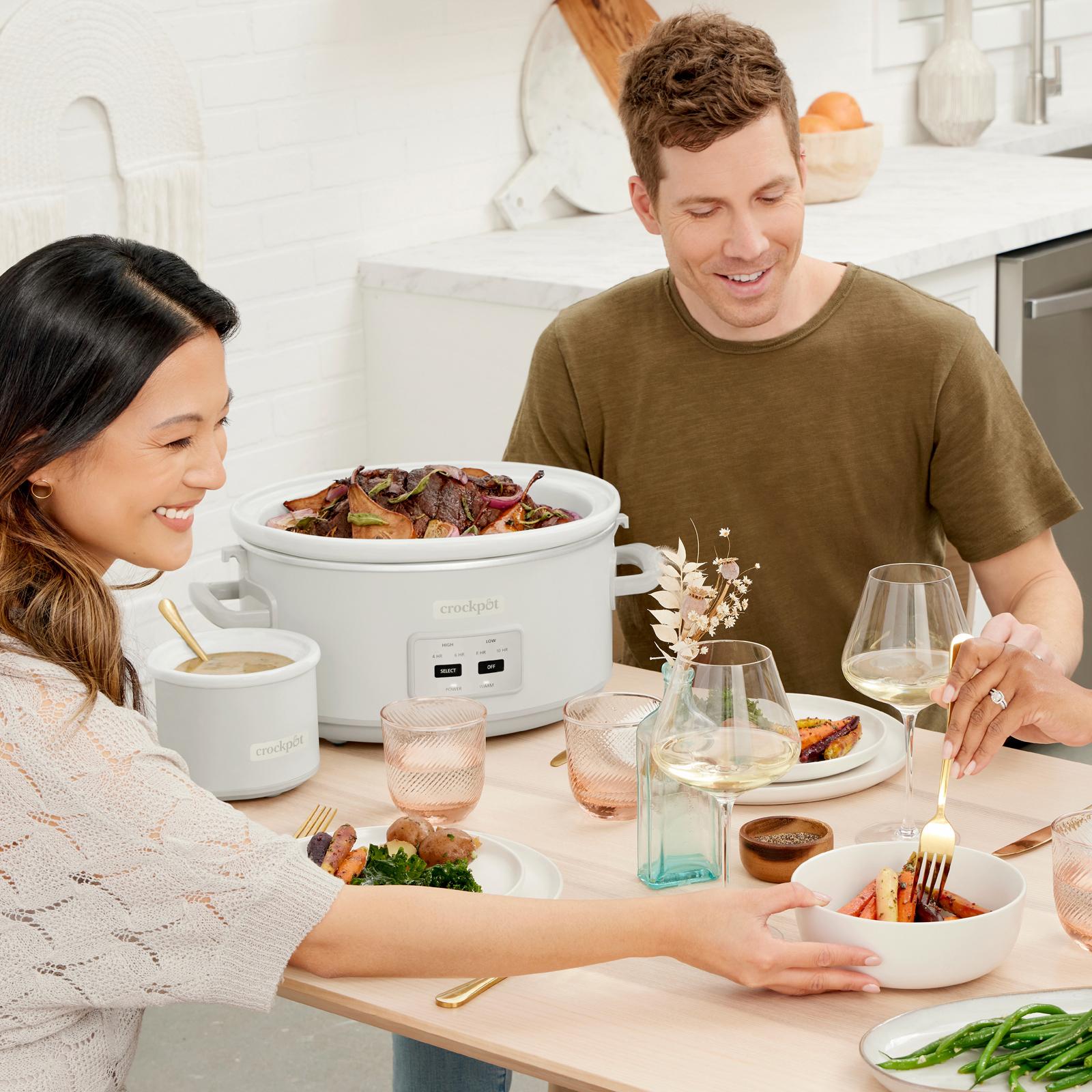 17024-cook-amp-carry-7-quart-slow-cooker-1.jpg