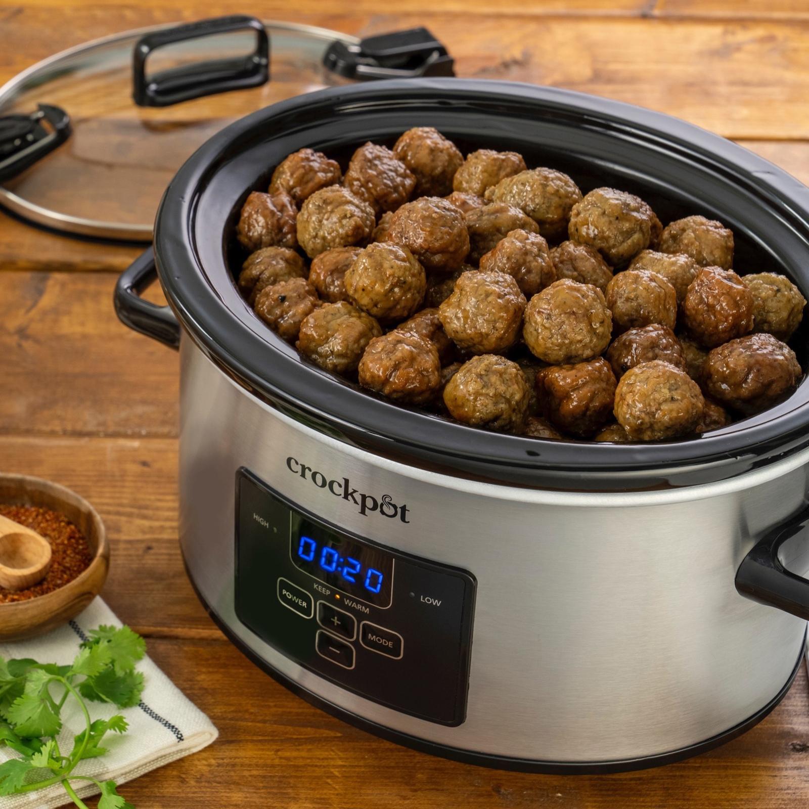 17025-cook-amp-carry-4-quart-programmable-slow-cooker-1.jpg
