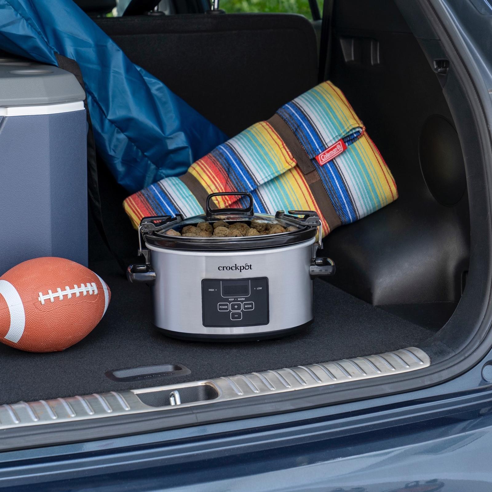 17025-cook-amp-carry-4-quart-programmable-slow-cooker-1.jpg
