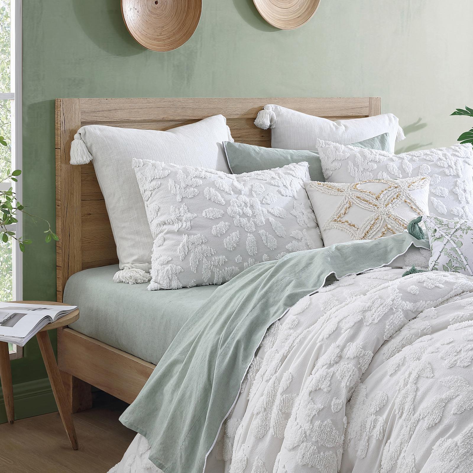 17590-chenille-laurel-3-piece-comforter-set-1.jpg