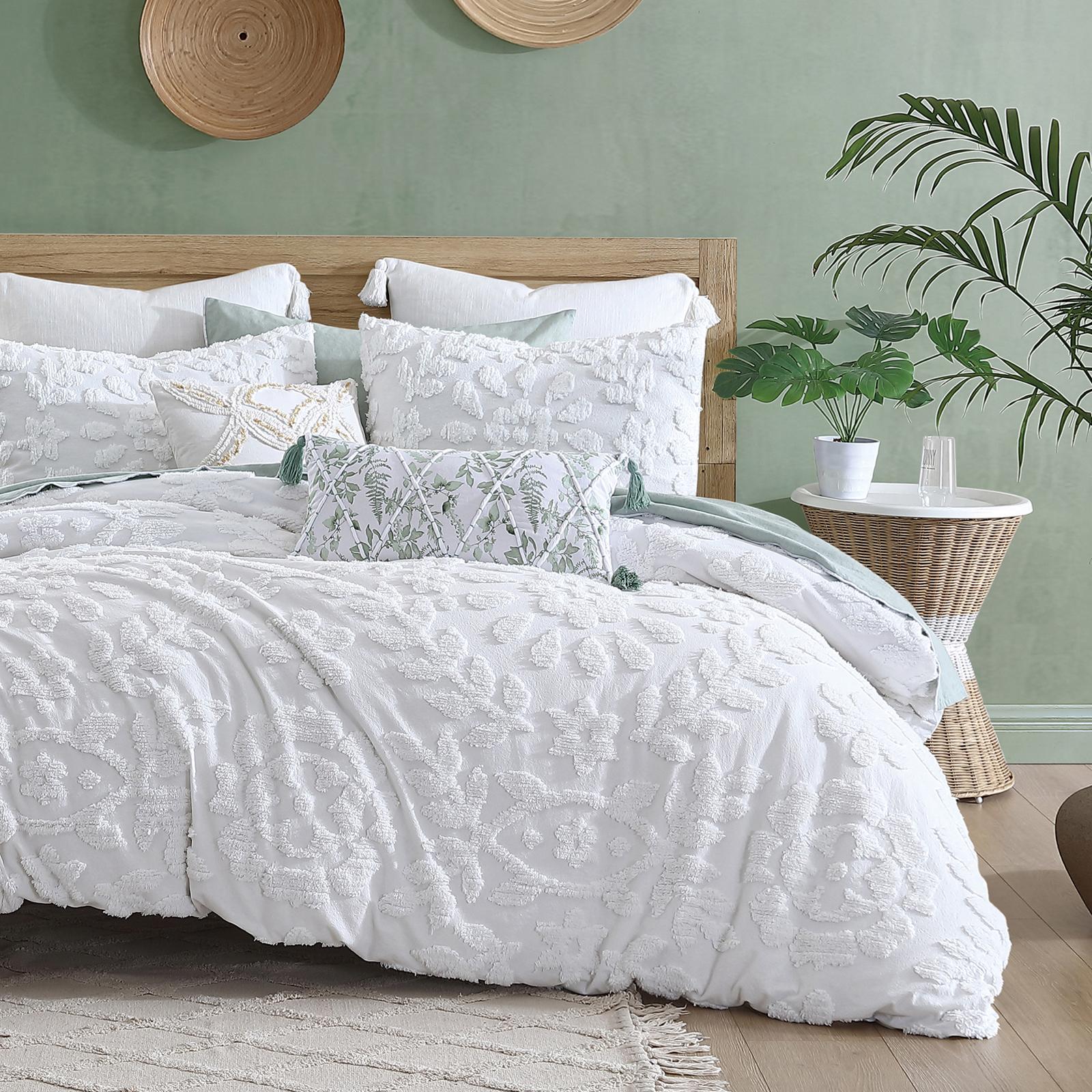 17590-chenille-laurel-3-piece-comforter-set-1.jpg