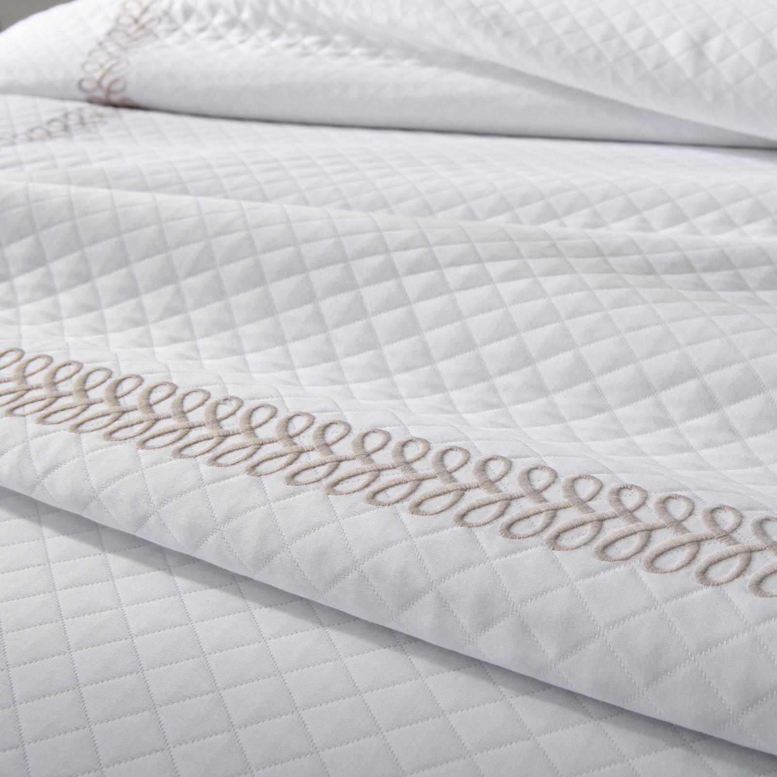 Astor Braid Matelasse Coverlet