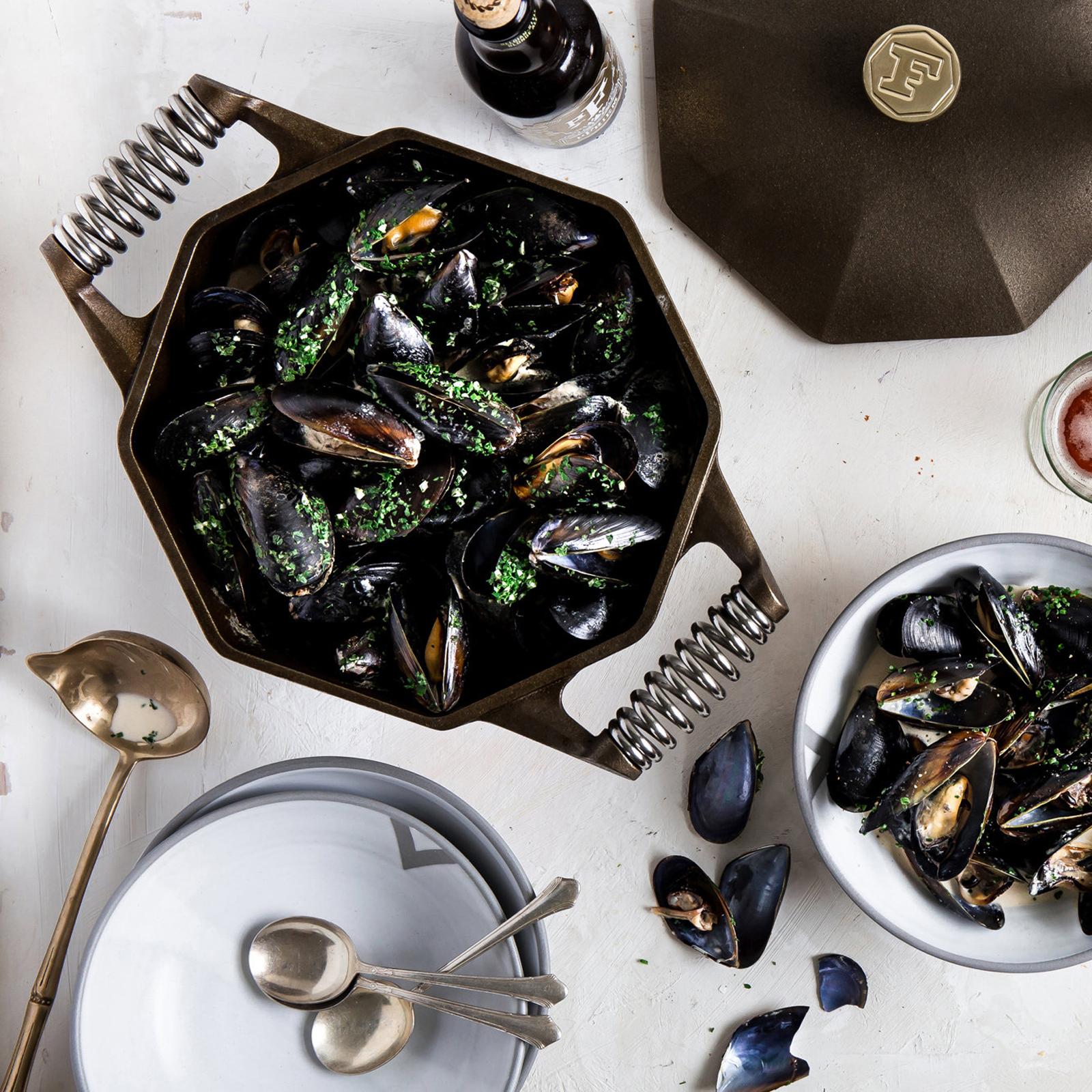 Cast Iron Dutch Oven