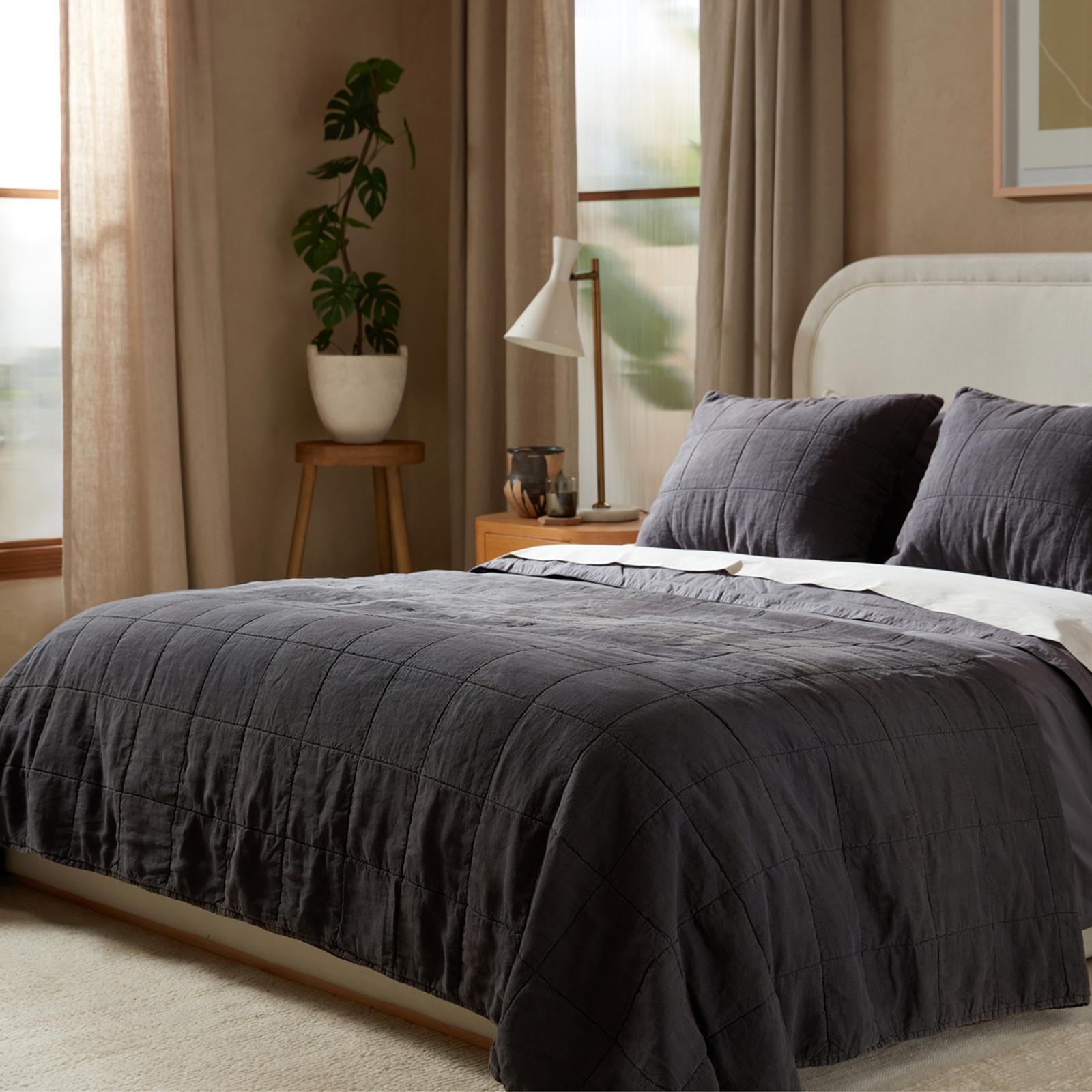 1956-garment-dyed-linen-box-quilt-1.jpg