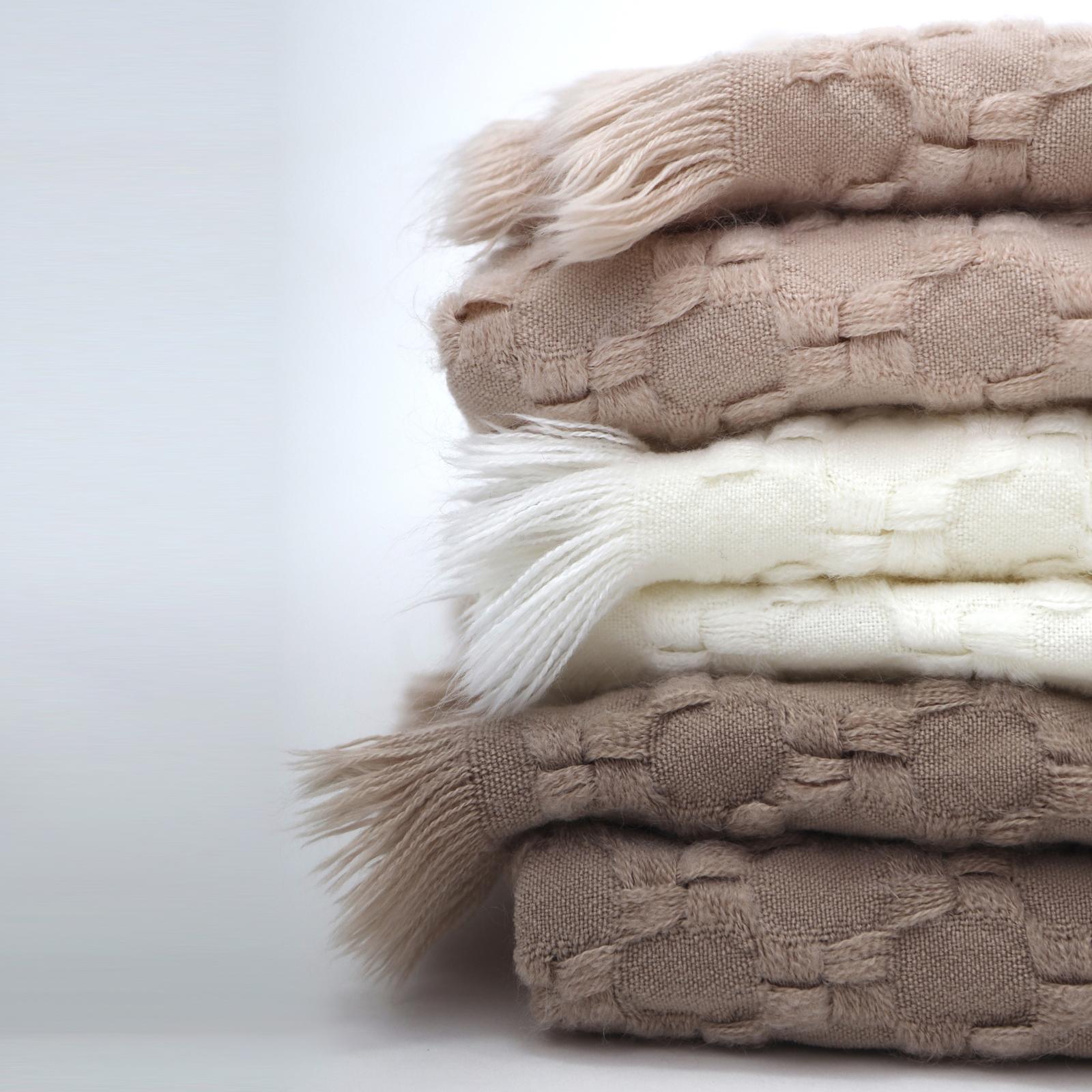 19572-delphine-oversized-throw-1.jpg