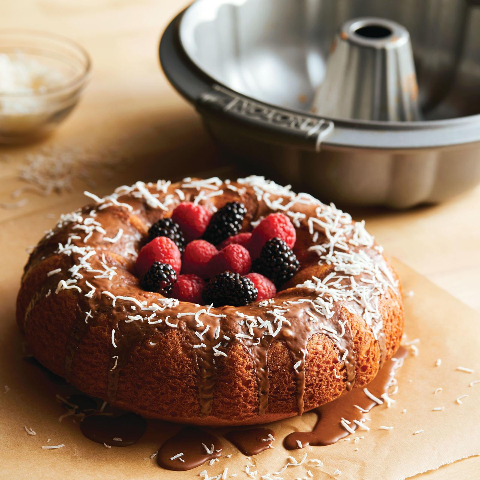 Advanced Nonstick Fluted Cake Pan