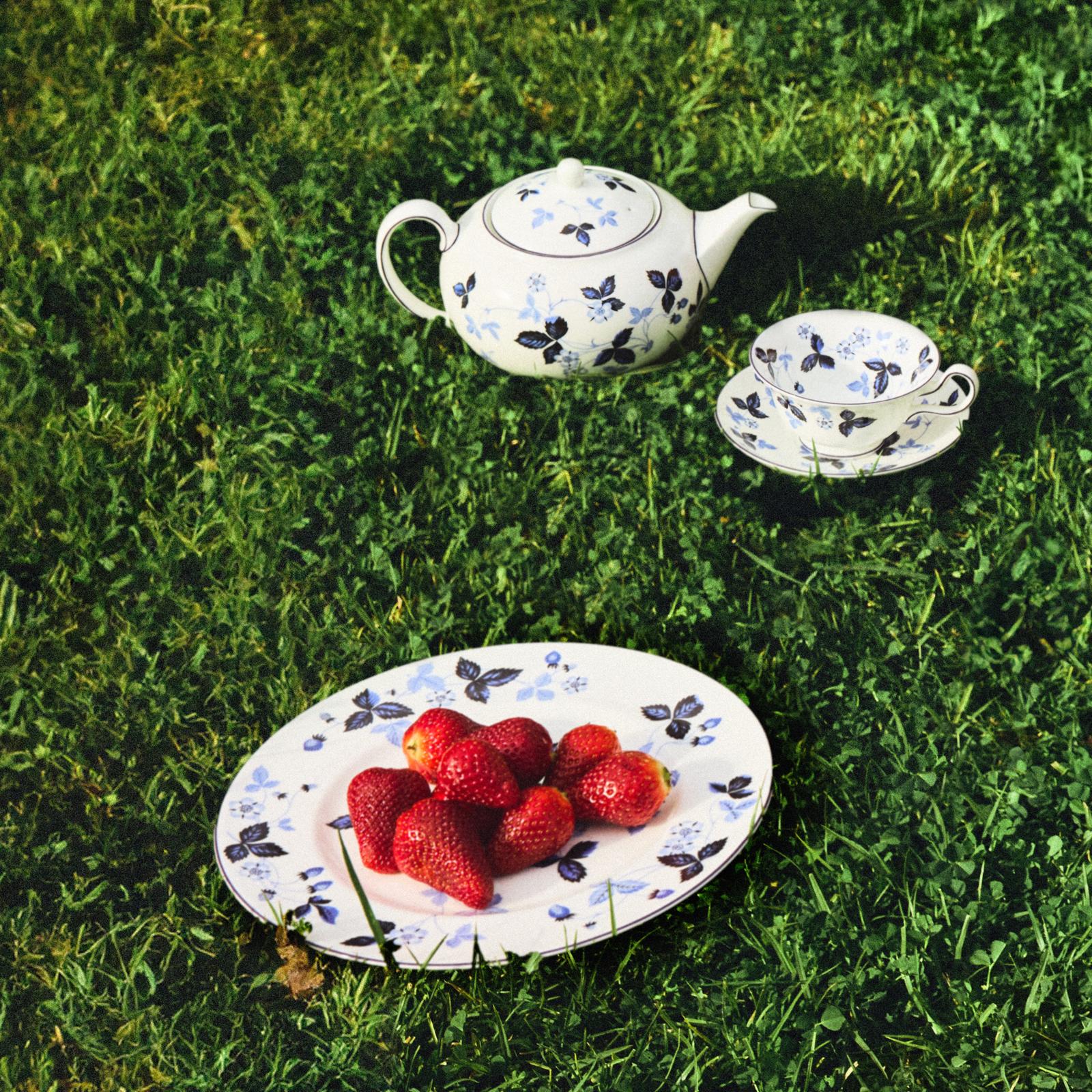 2294-wild-strawberry-teapot-1.jpg