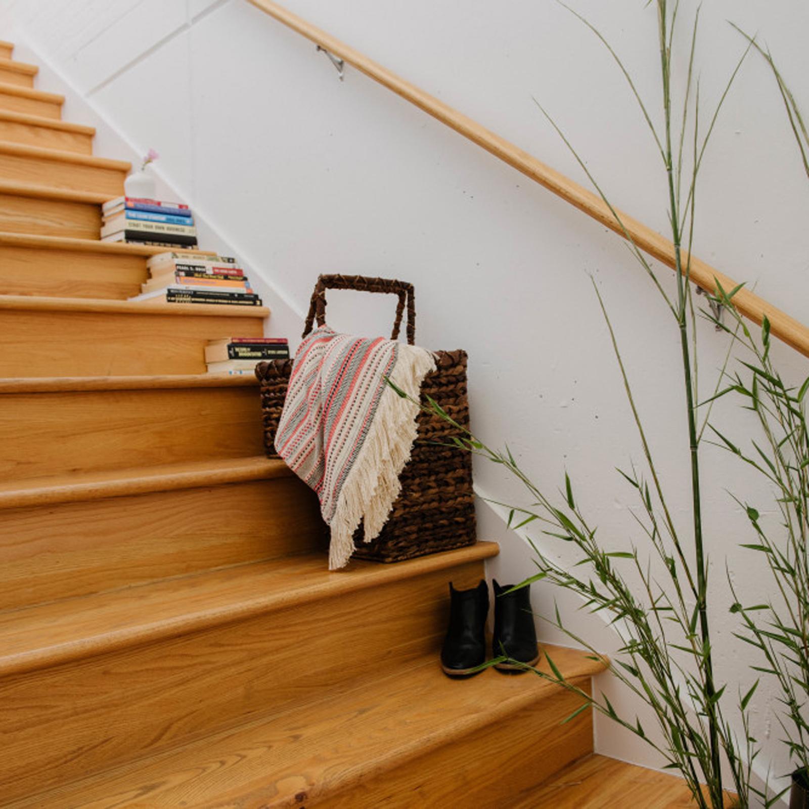 Bacbac Leaf Woven Stair Basket