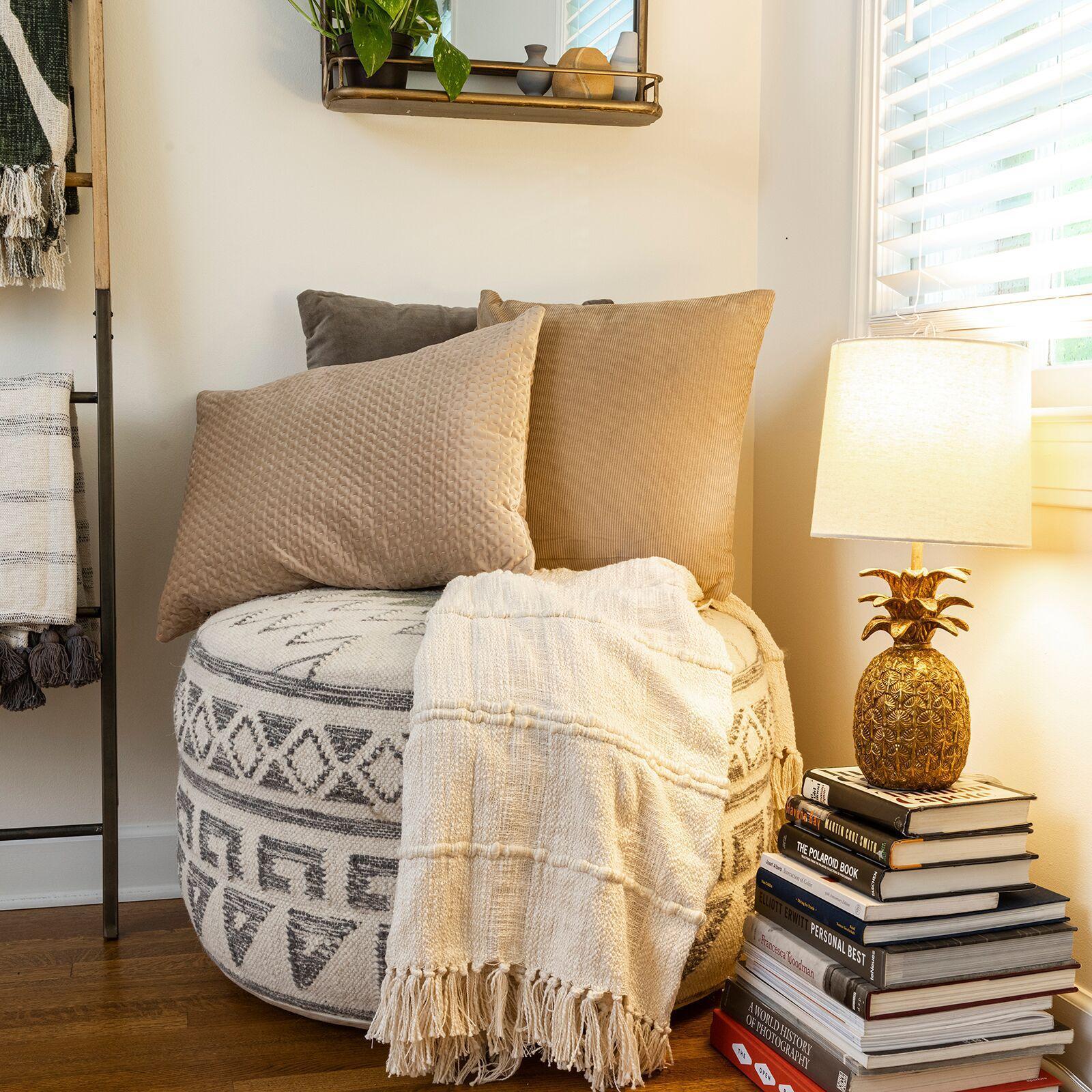 Palm & Fauna Pineapple Table Lamp