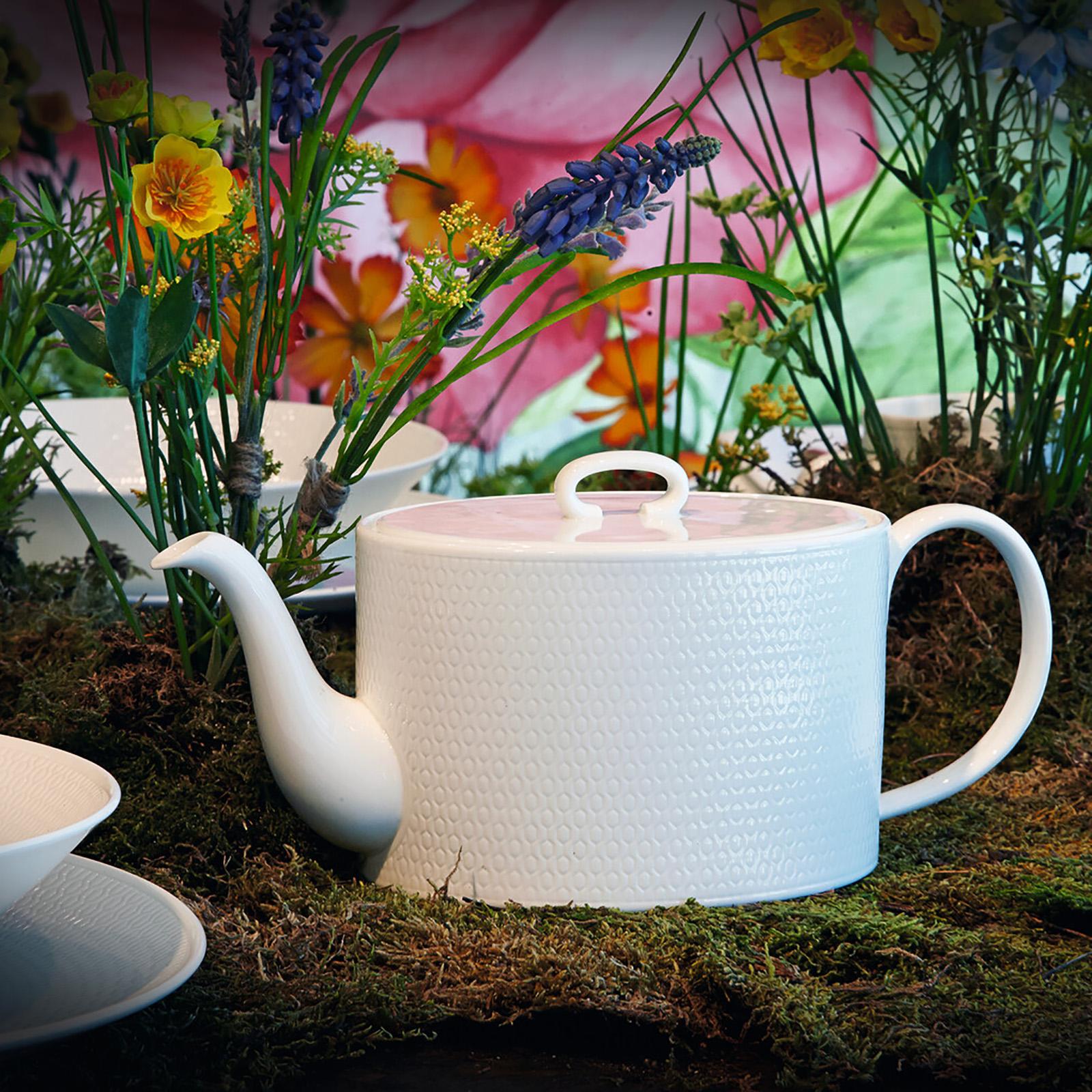 Gio Teapot
