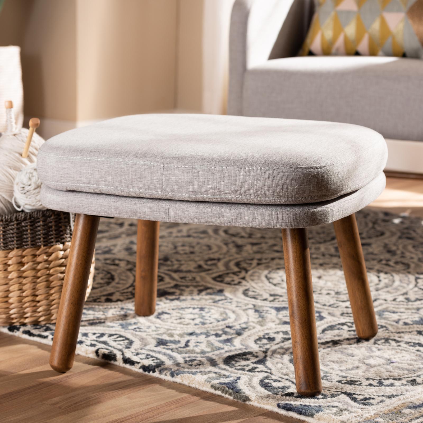 Lovise Ottoman