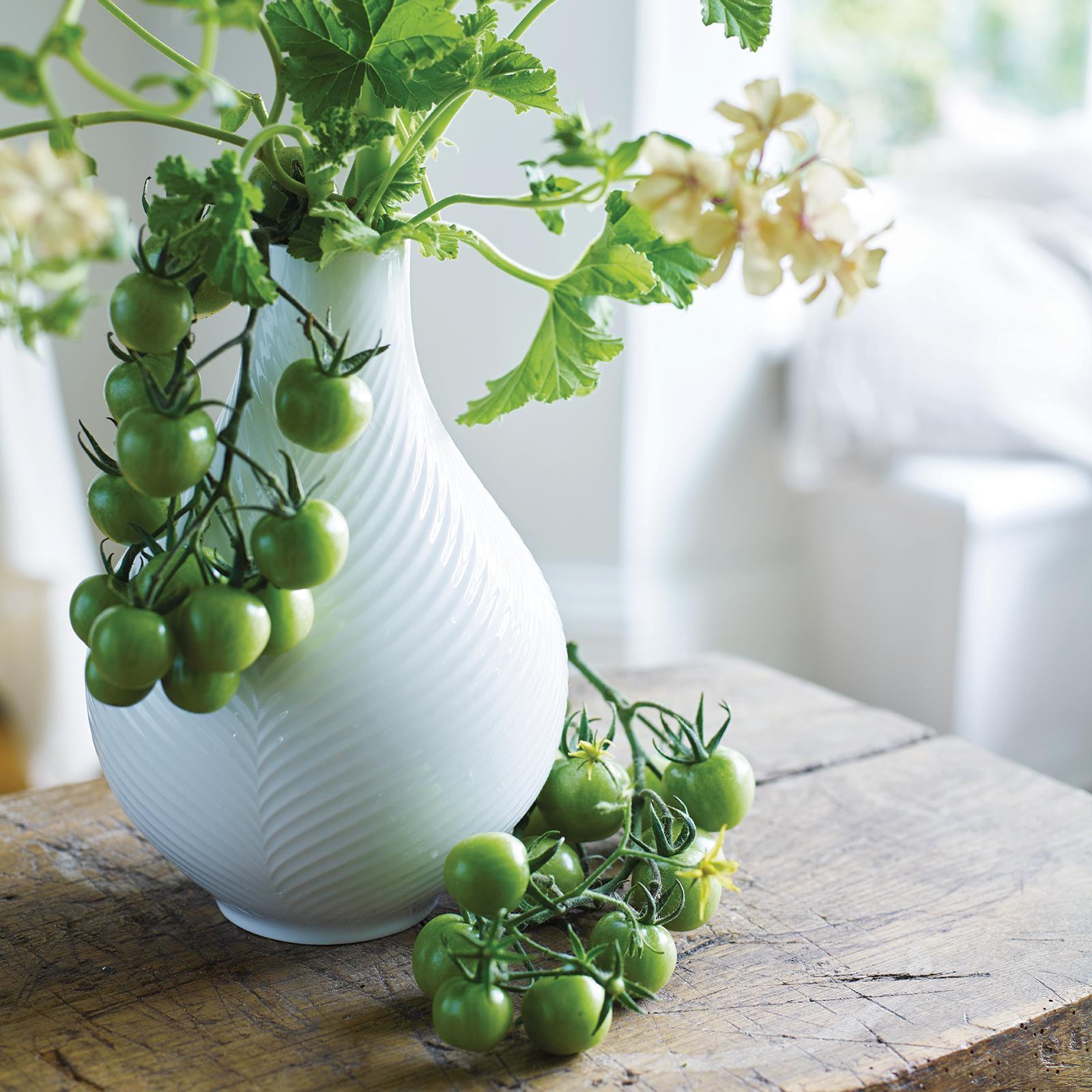 White Folia Bulb Vase