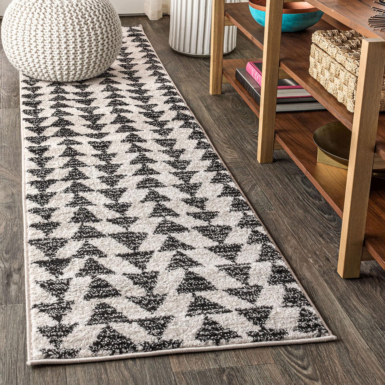 Aisha Moroccan Triangle Geometric Runner