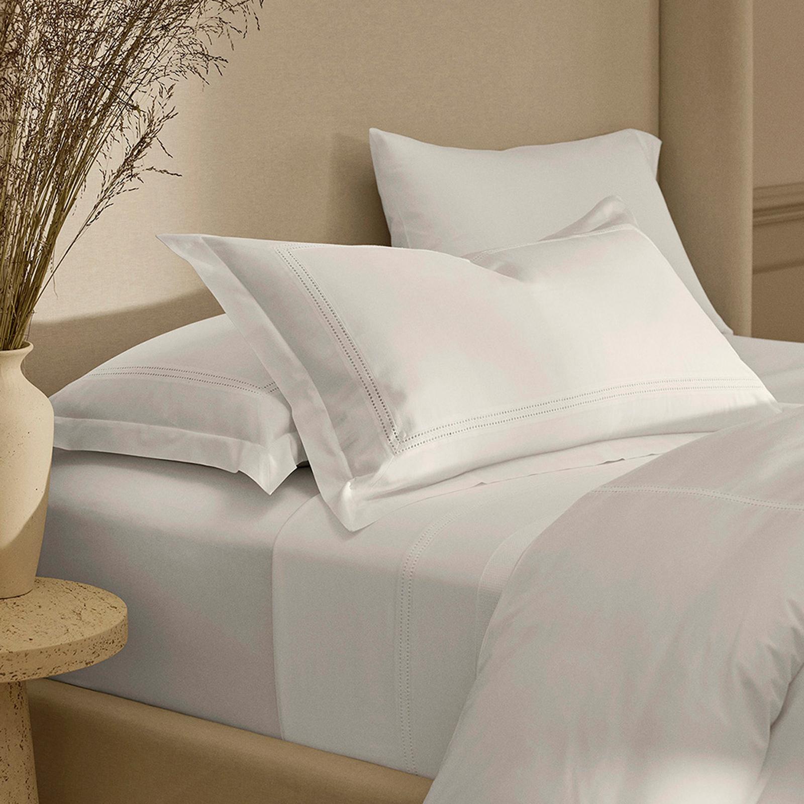 8935-eyelet-3-piece-organic-duvet-set-1.jpg