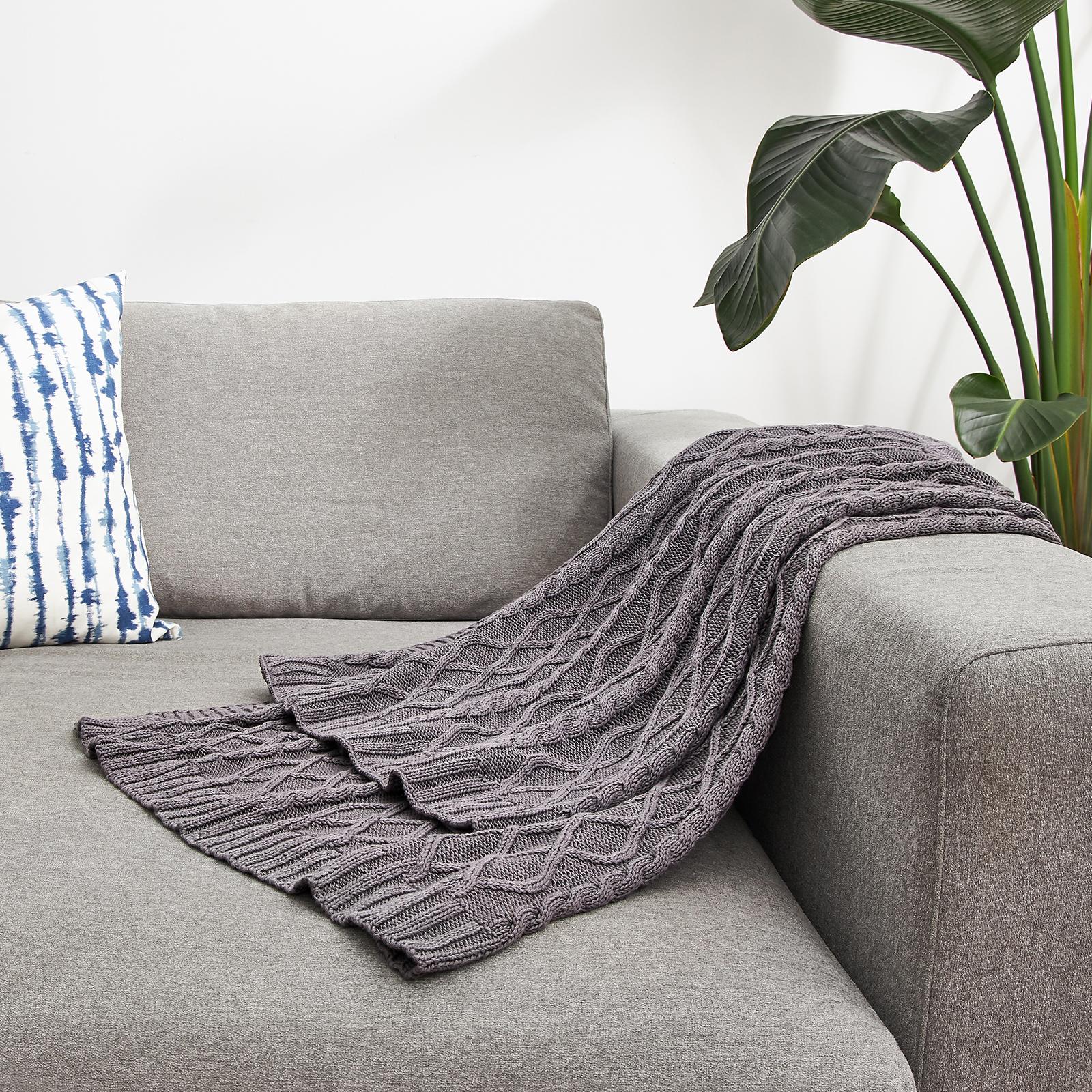 Over-sized Cable Diamond Knit Throw