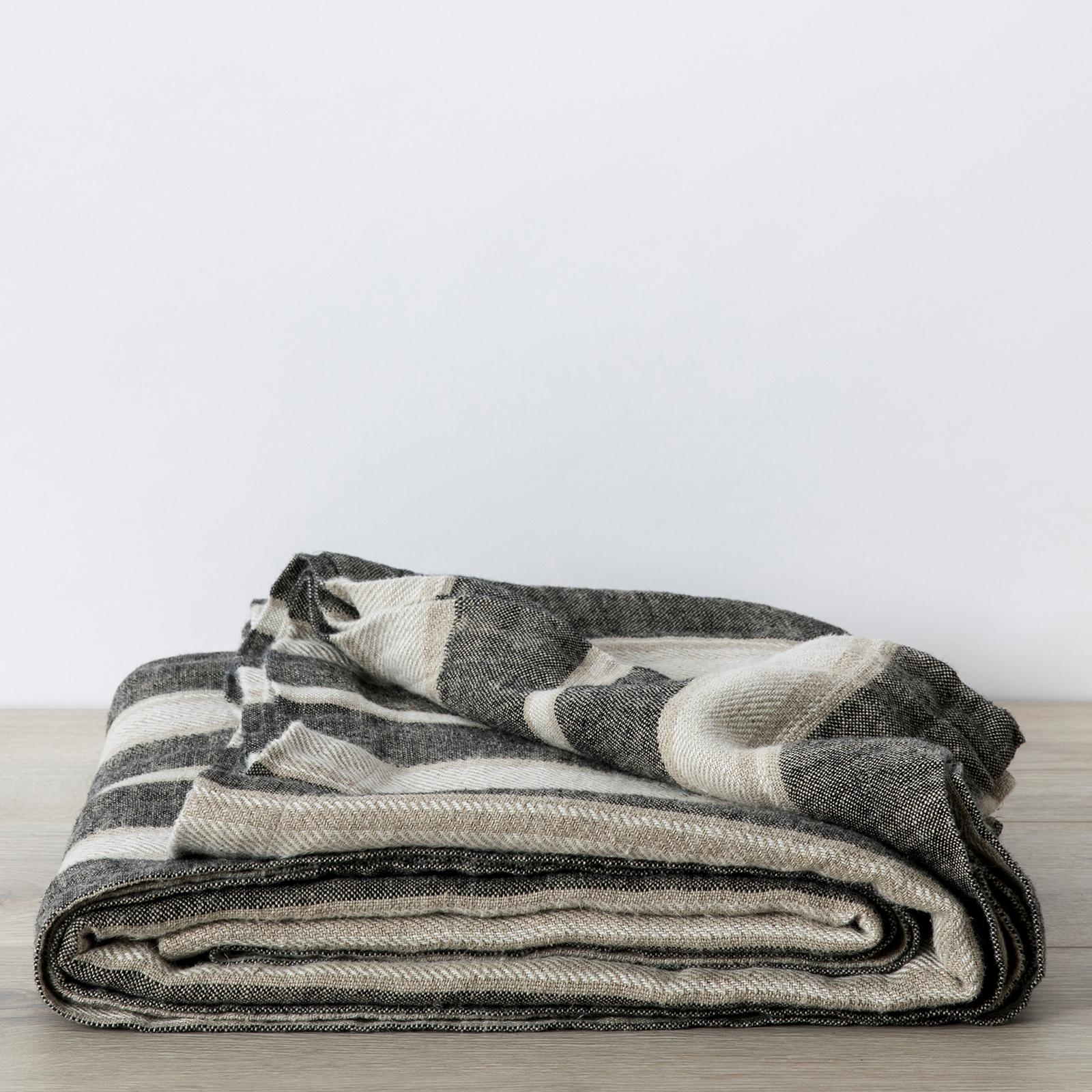 Mira Linen Bedcover